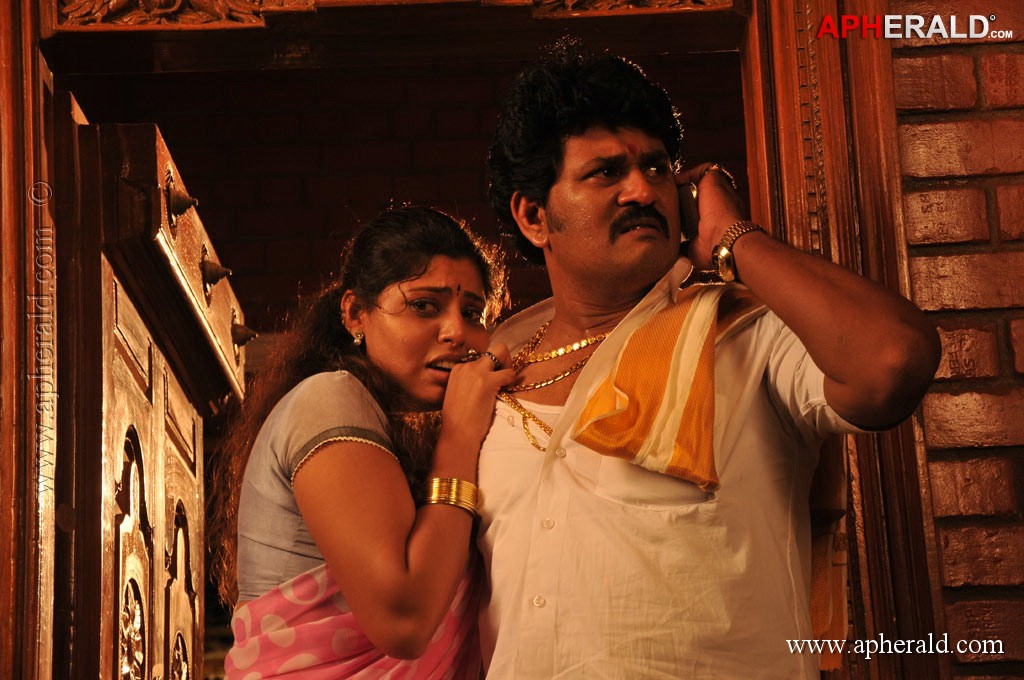Kiliyanthattu Thoothukudi 2 Tamil Movie Spicy Stills