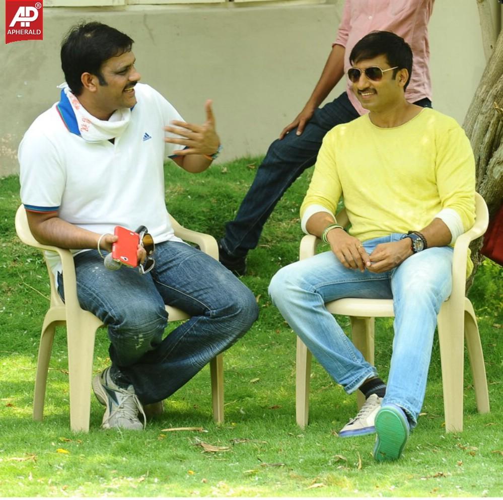 Loukyam Movie Working Stills