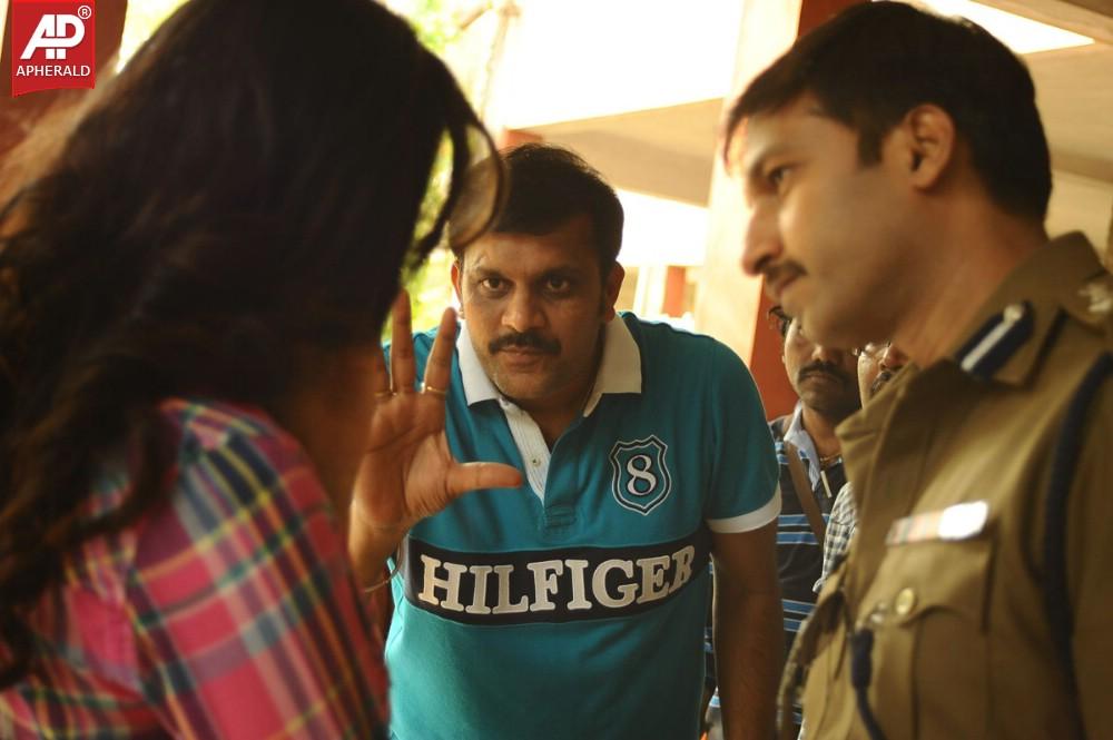 Loukyam Movie Working Stills