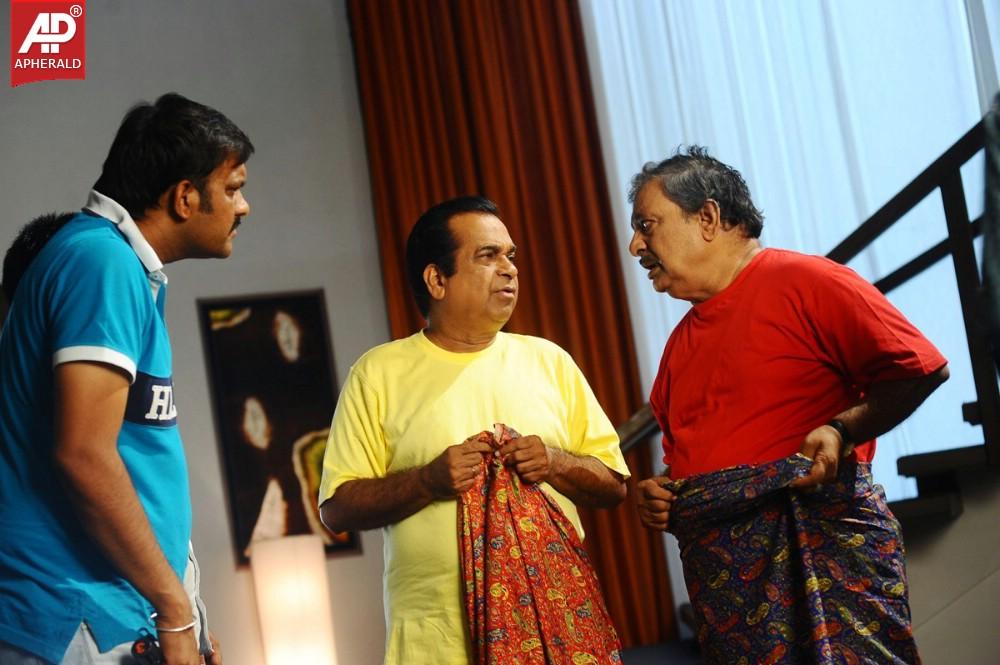 Loukyam Movie Working Stills