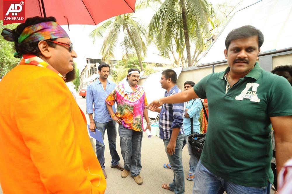 Loukyam Movie Working Stills