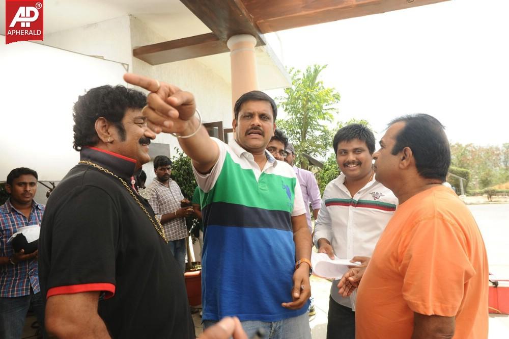 Loukyam Movie Working Stills