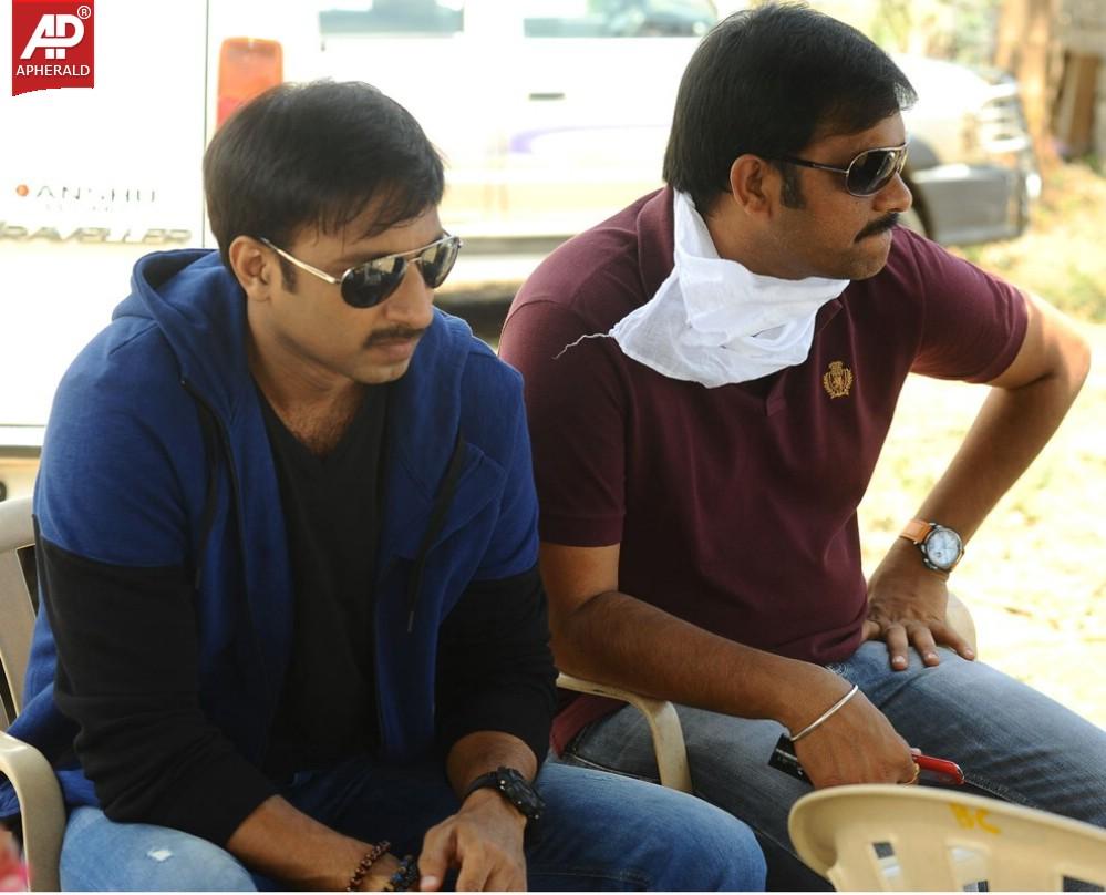 Loukyam Movie Working Stills