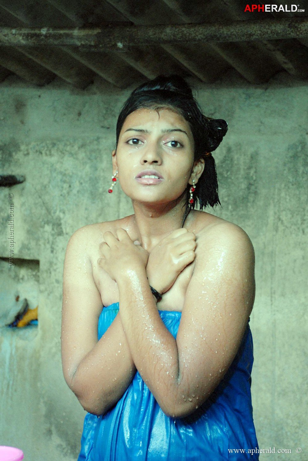 Lollu Dada Parakh Parakh Movie Hot Photos