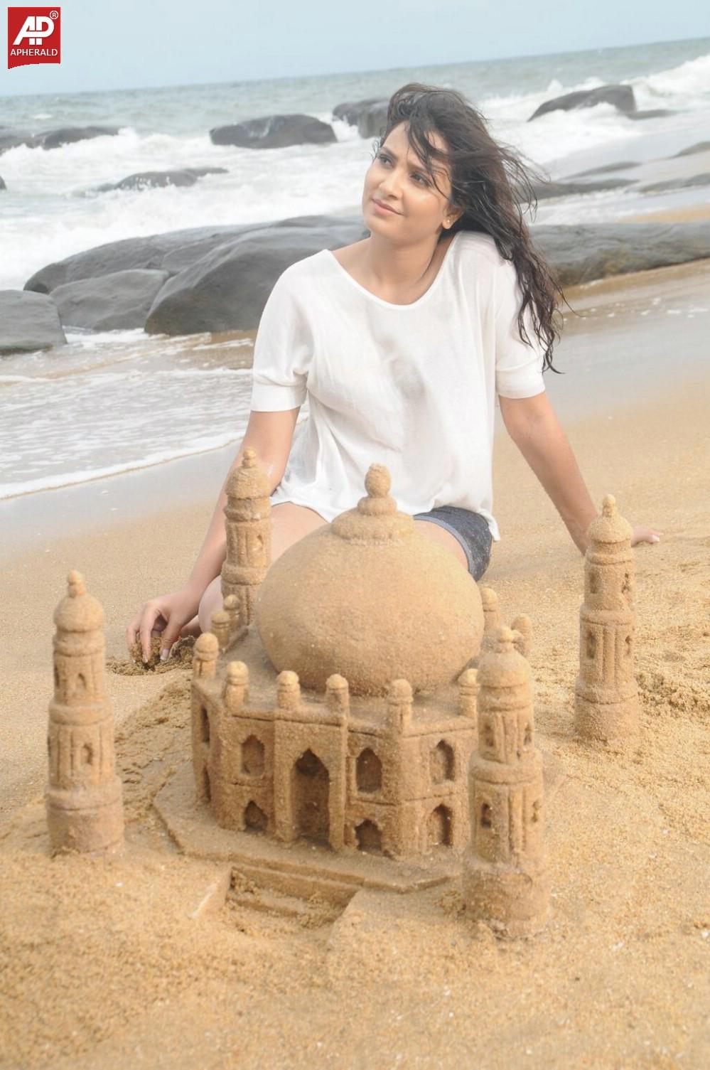 Maane Thene Peye Movie Hot Stills