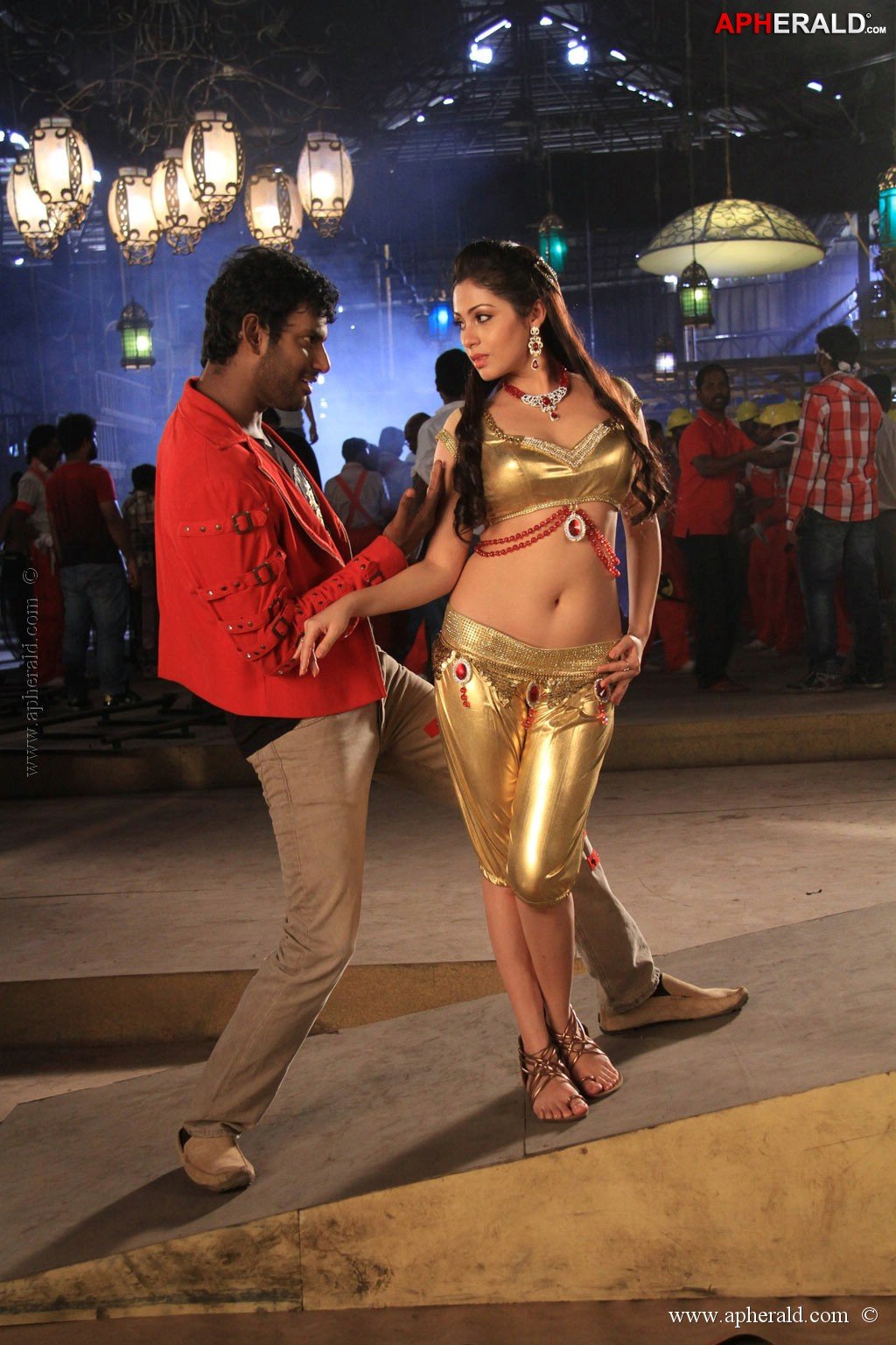 Madha Gaja Raja Movie Stills