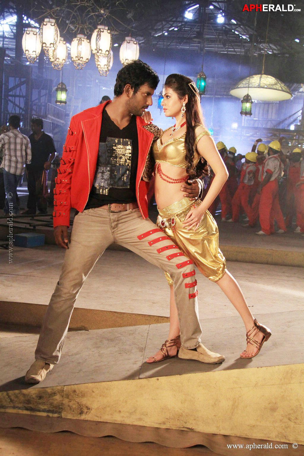Madha Gaja Raja Movie Stills