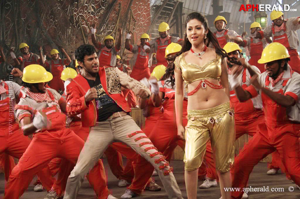 Madha Gaja Raja Movie Stills