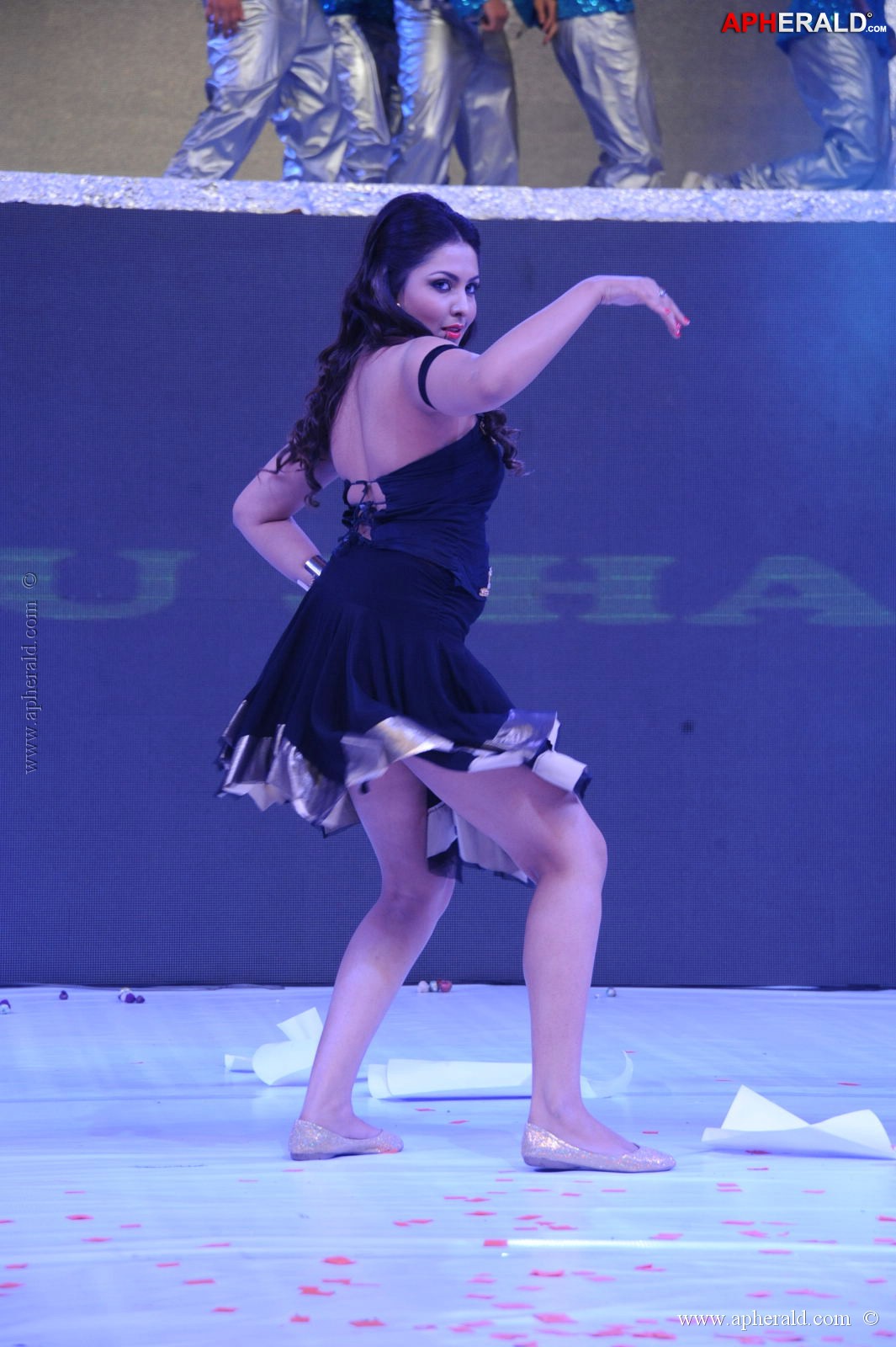 Madhu Shalini Hot Dance at Tollywood Channel Launch