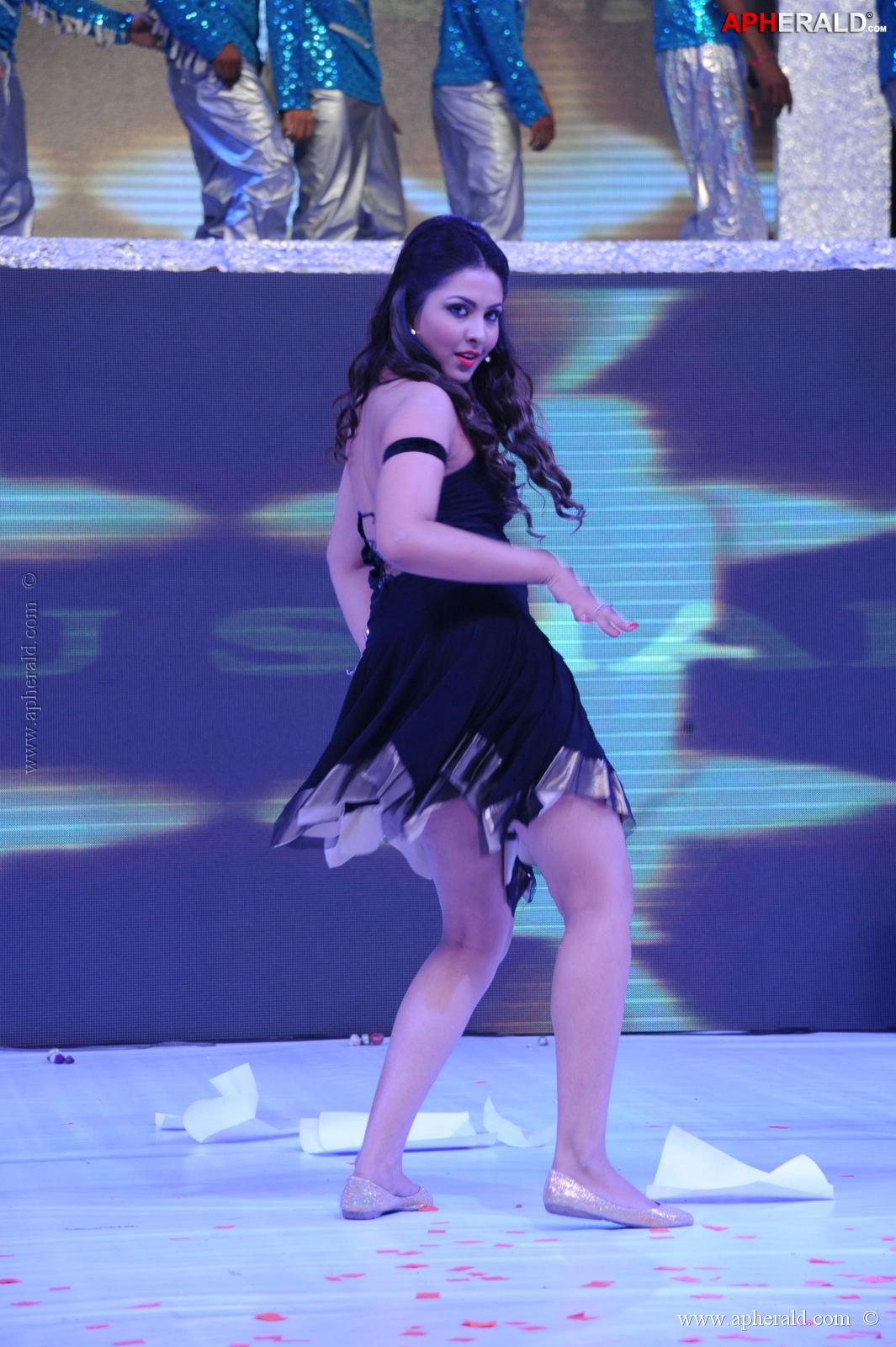 Madhu Shalini Hot Dance at Tollywood Channel Launch