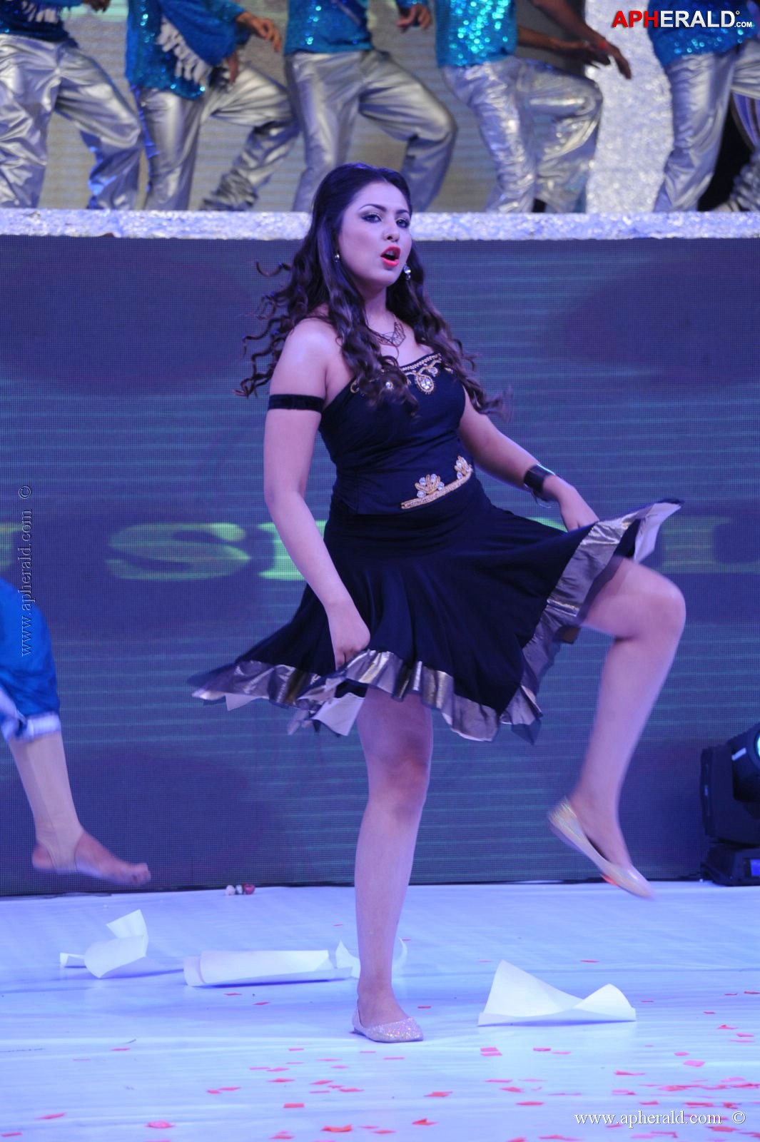 Madhu Shalini Hot Dance at Tollywood Channel Launch