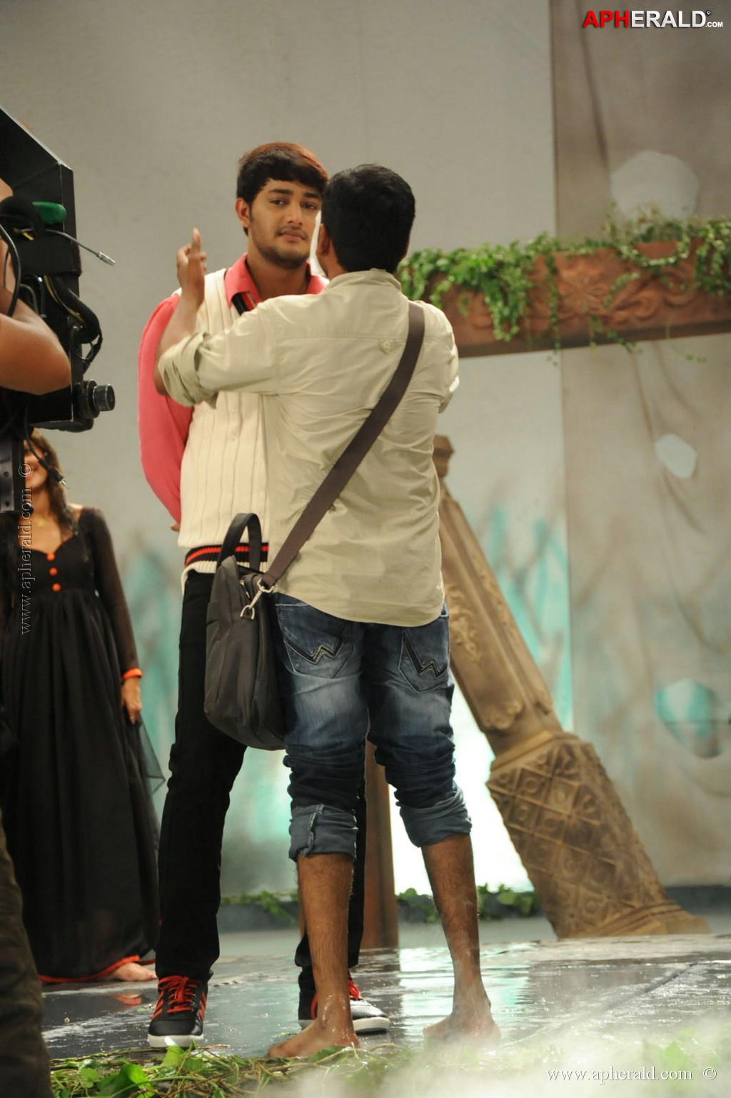 Manasunu Maya Seyyake Movie working stills