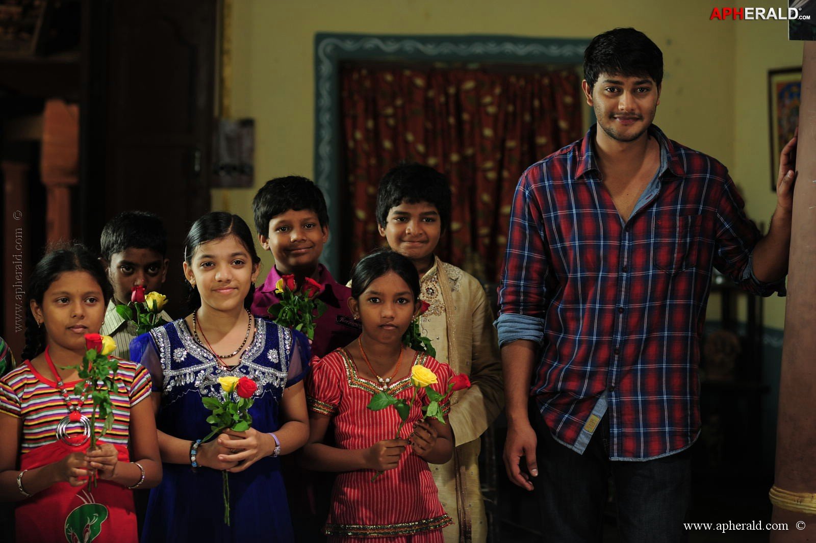 Manasunu Mayaseyyake Movie Stills