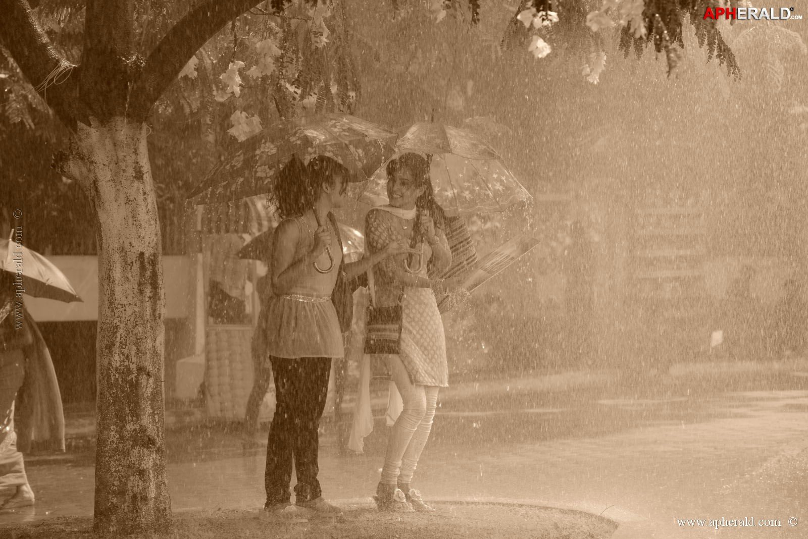 Manasunu Mayaseyyake Movie Stills