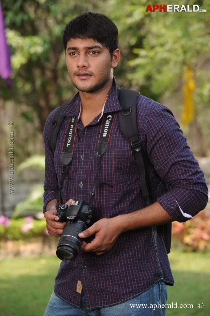 Manasunu Mayaseyyake Movie Stills