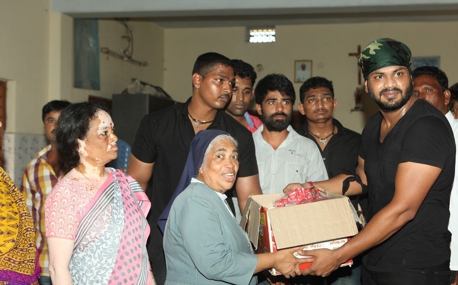 Manchu Manoj at Vizag