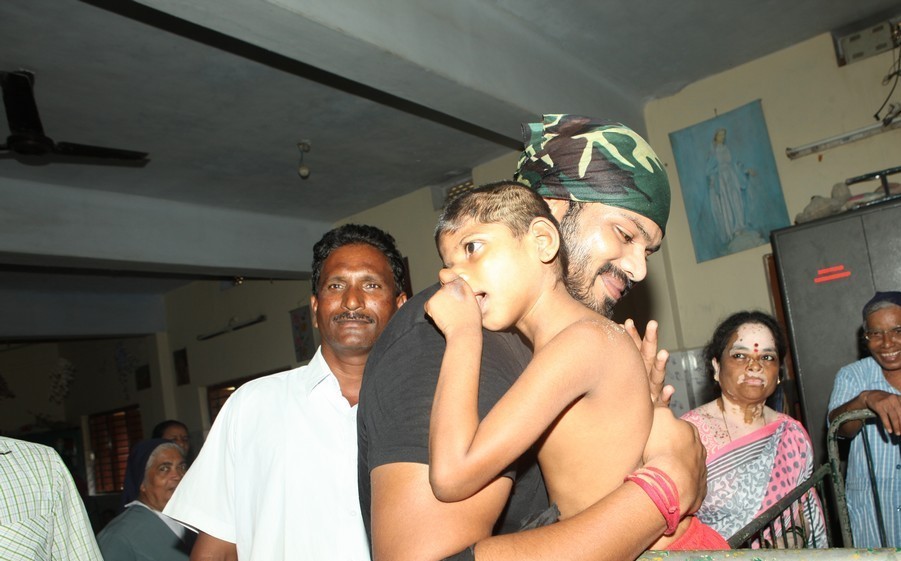 Manchu Manoj at Vizag