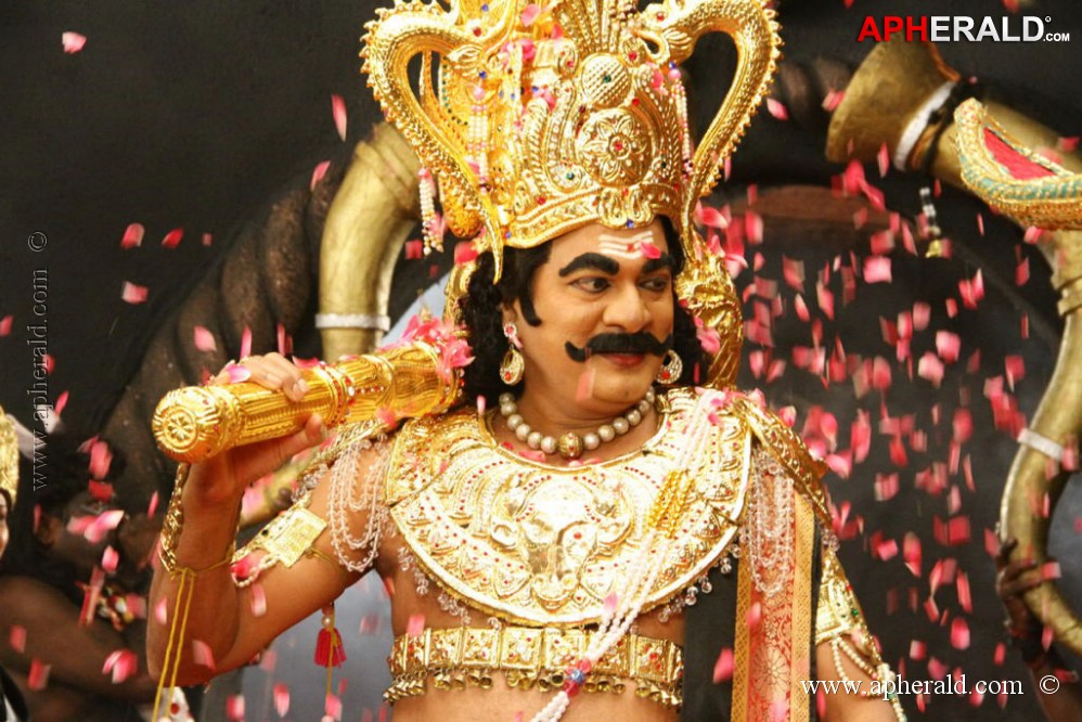 Manushulatho Jagratha New Stills