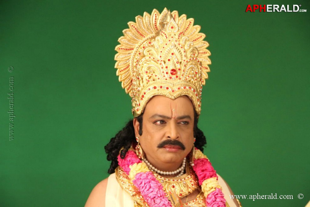 Manushulatho Jagratha New Stills