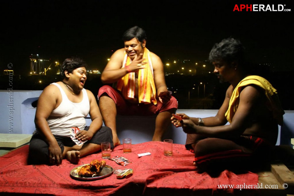 Manushulatho Jagratha New Stills