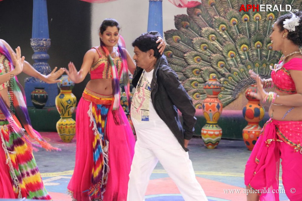 Manushulatho Jagratha New Stills
