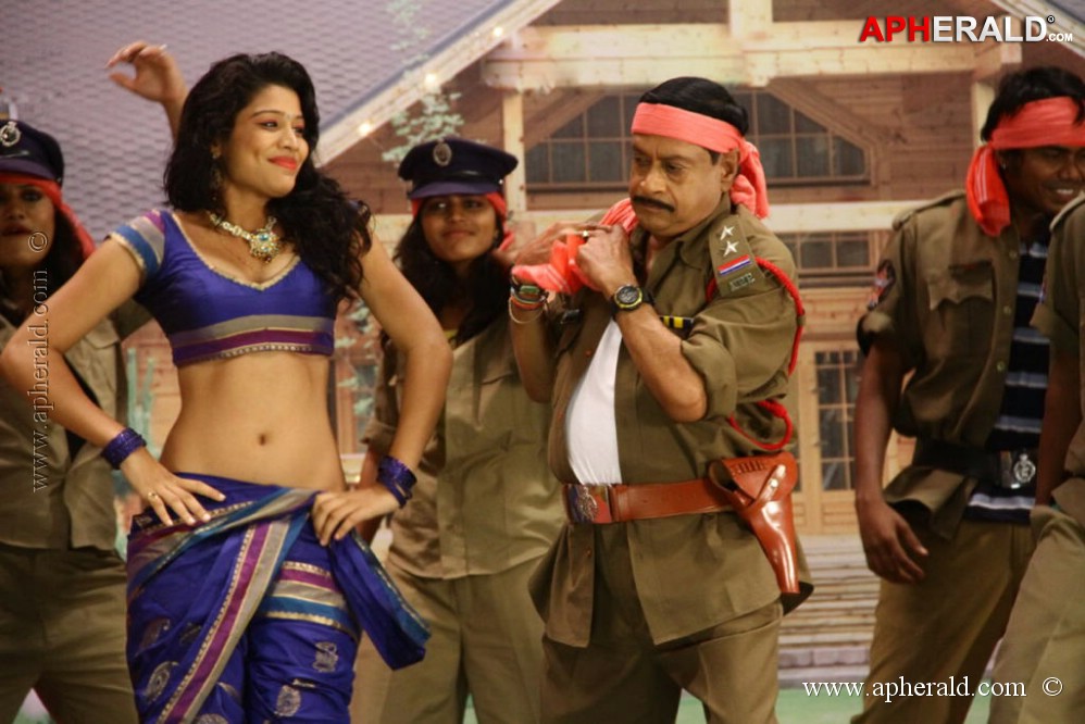 Manushulatho Jagratha New Stills