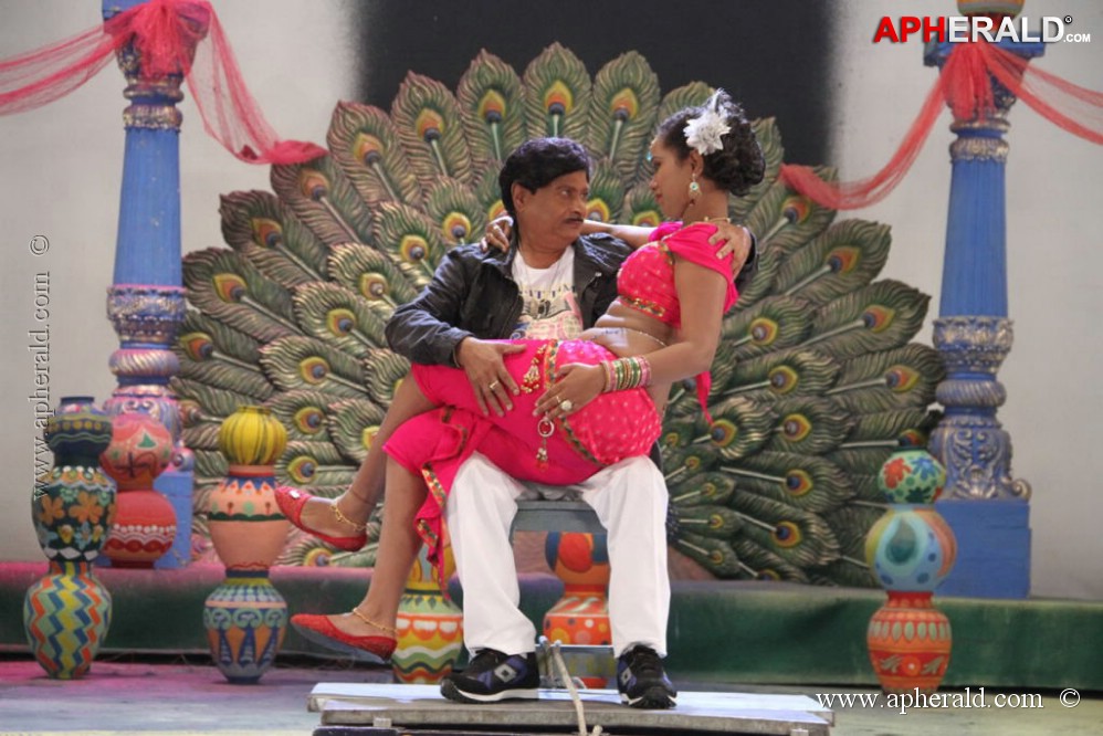 Manushulatho Jagratha New Stills
