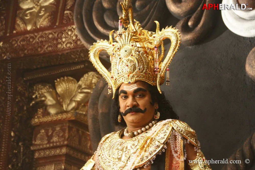 Manushulatho Jagratha New Stills