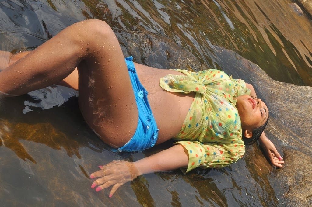 Marumugam Telugu Movie Hot Pics