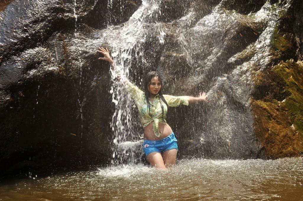 Marumugam Telugu Movie Hot Pics