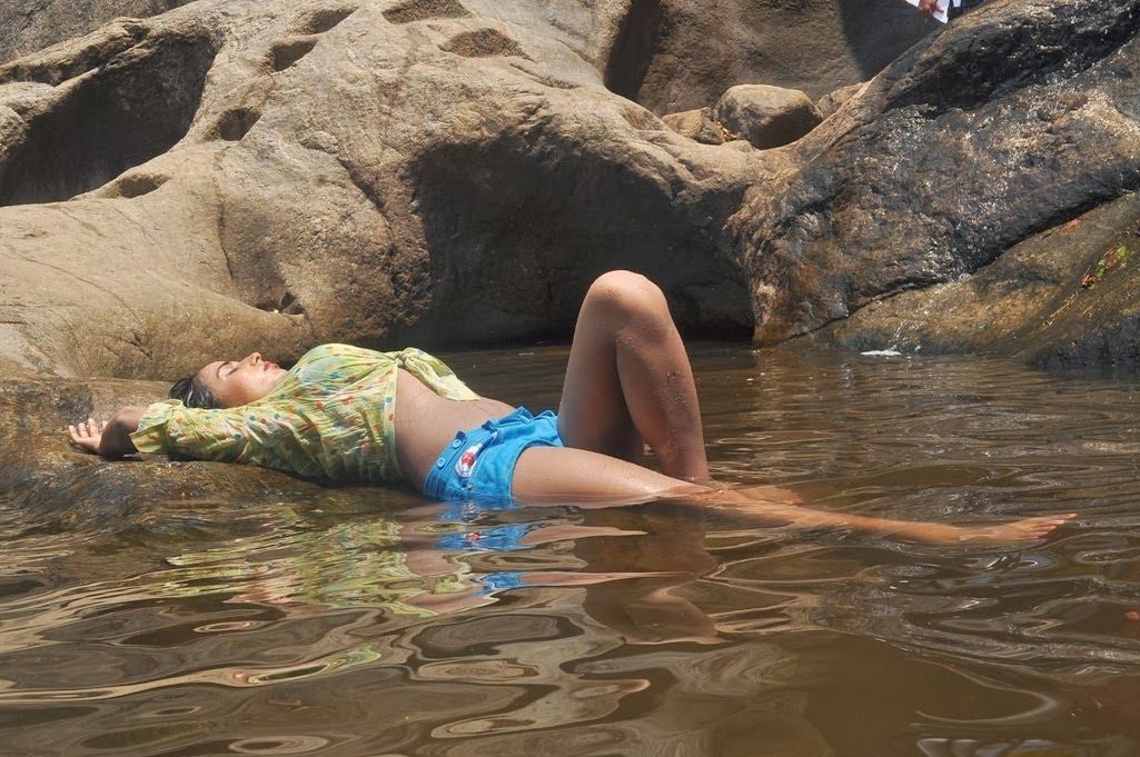 Marumugam Telugu Movie Hot Pics