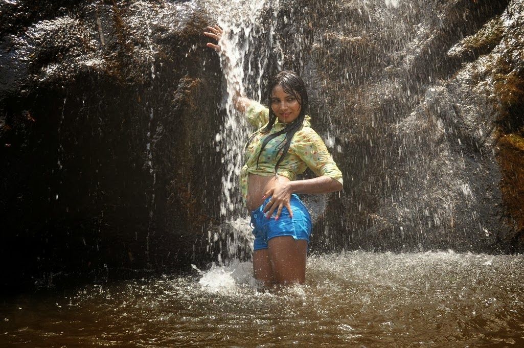 Marumugam Telugu Movie Hot Pics