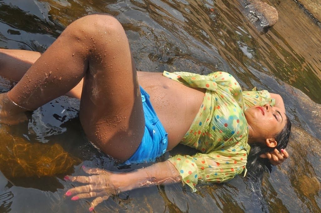 Marumugam Telugu Movie Hot Pics
