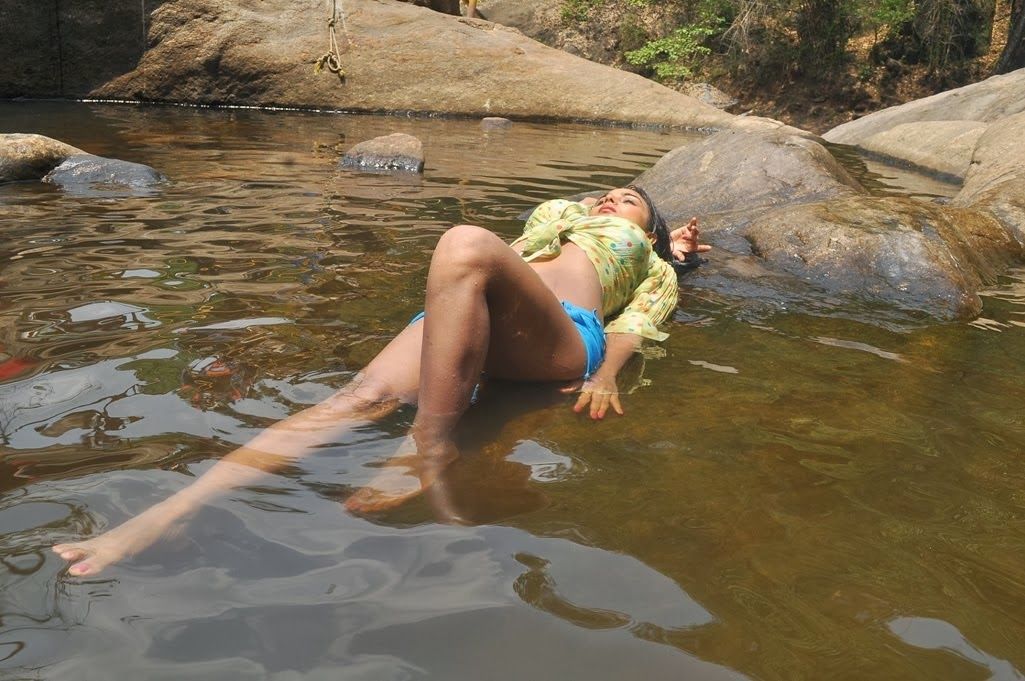 Marumugam Telugu Movie Hot Pics
