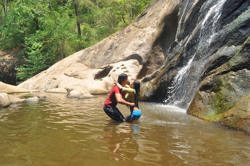 Marumugam Telugu Movie Hot Pics