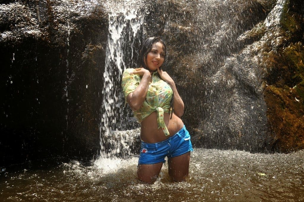 Marumugam Telugu Movie Hot Pics