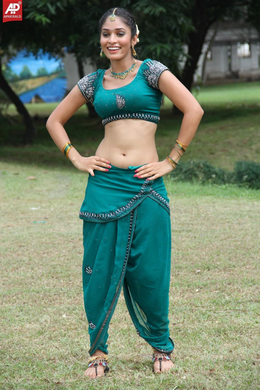 Mei Maranthen Movie Spicy Stills