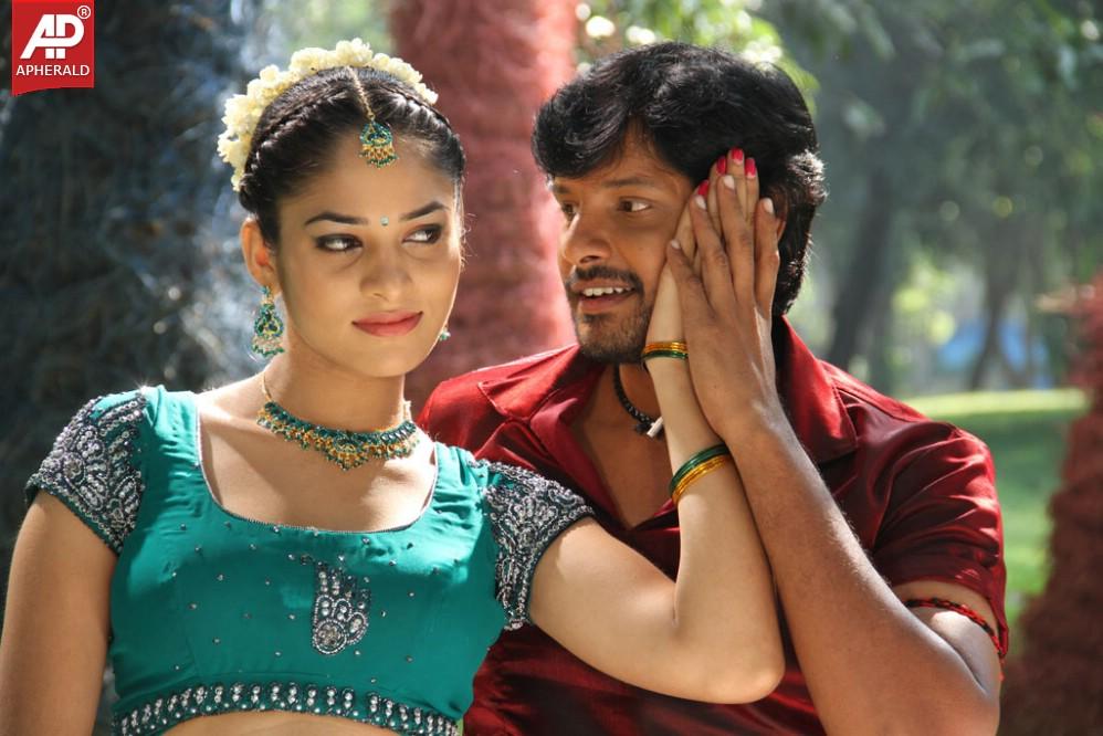 Mei Maranthen Movie Spicy Stills