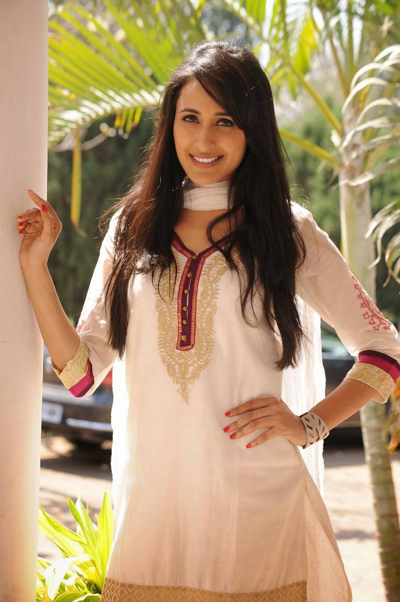 Mirchi Lanti Kurradu Movie Latest Stills