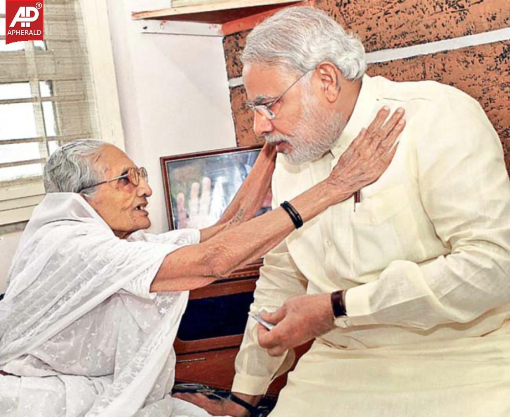 Modi his Mother Photos