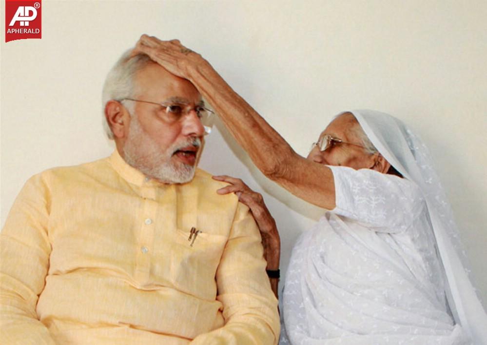 Modi his Mother Photos