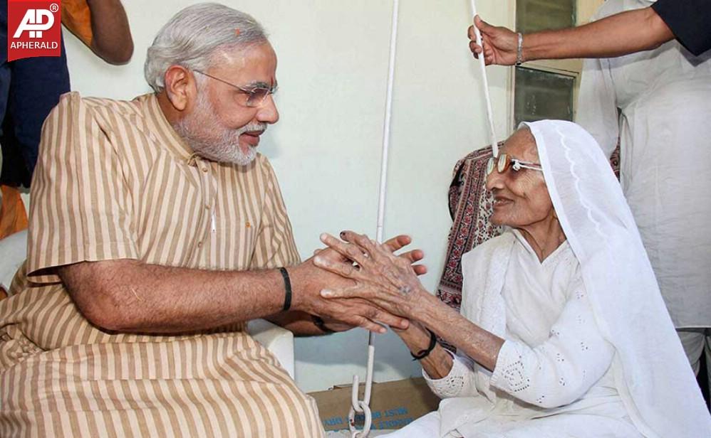 Modi his Mother Photos