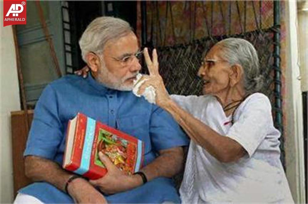 Modi his Mother Photos