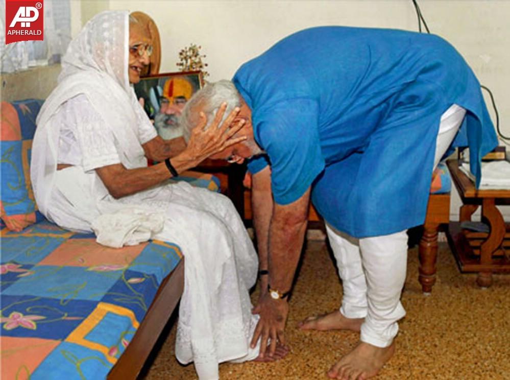 Modi his Mother Photos