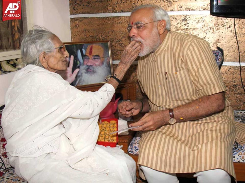 Modi his Mother Photos