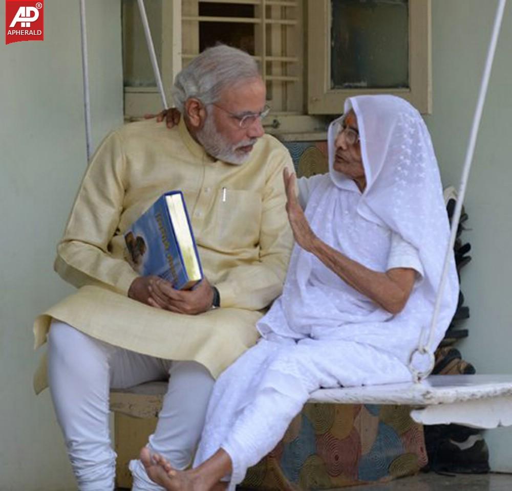 Modi his Mother Photos