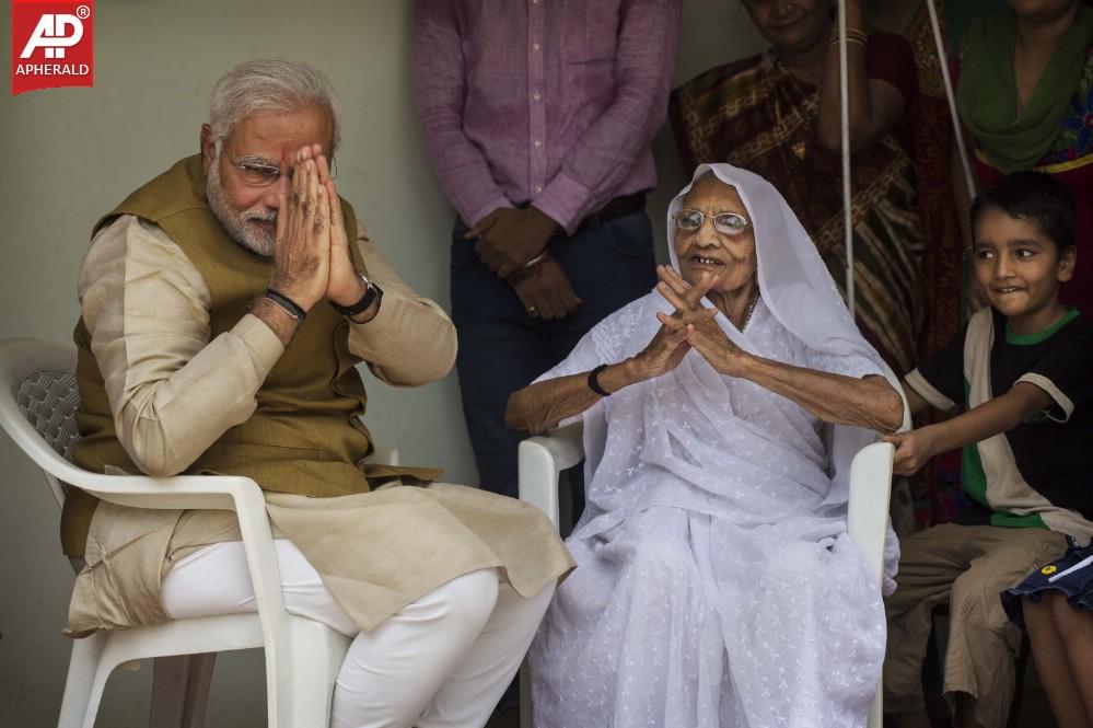 Modi his Mother Photos