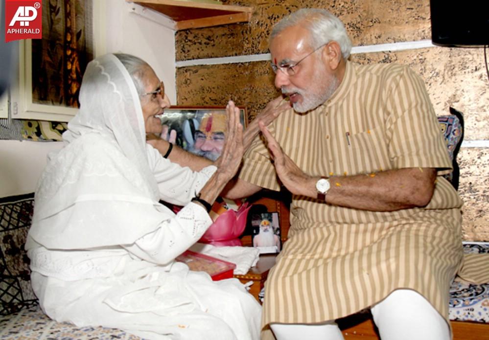 Modi his Mother Photos