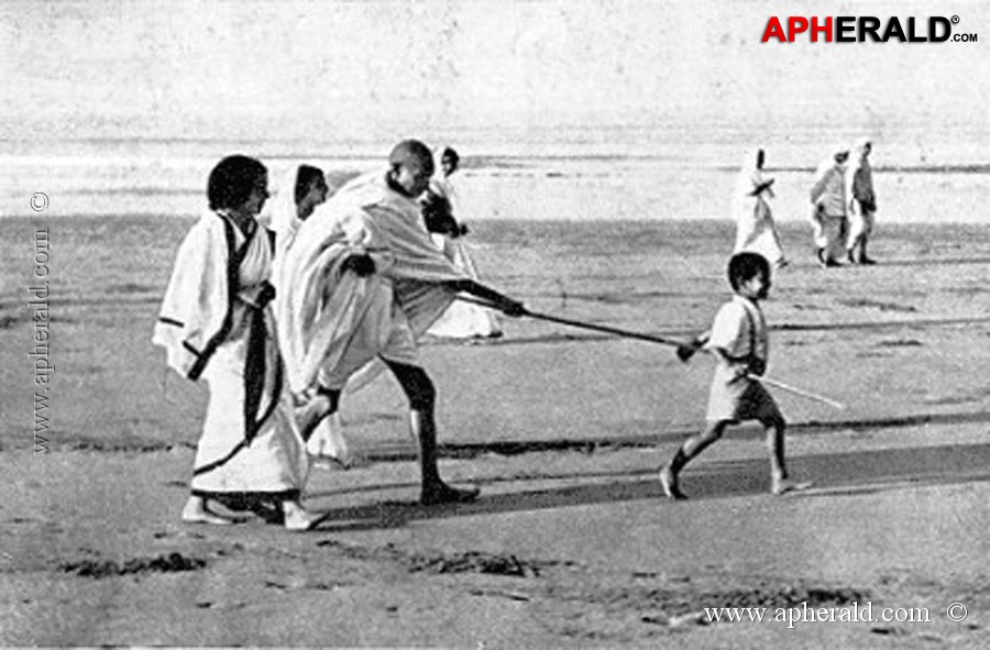 Mohandas Karamchand Gandhi Rare Pics