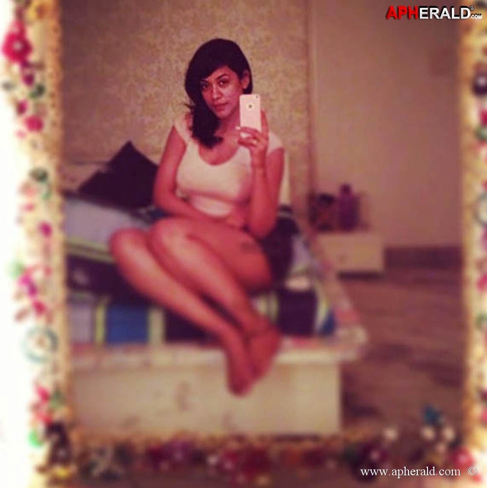 Mumaith Khan Unseen Photos